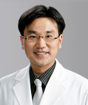 김경직 의무원장